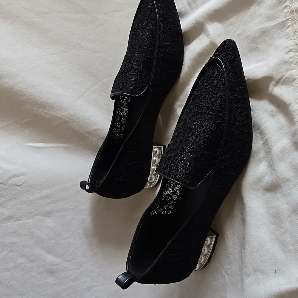 *Gently Used* JF Pearl Bead Black Loafers US 7.5